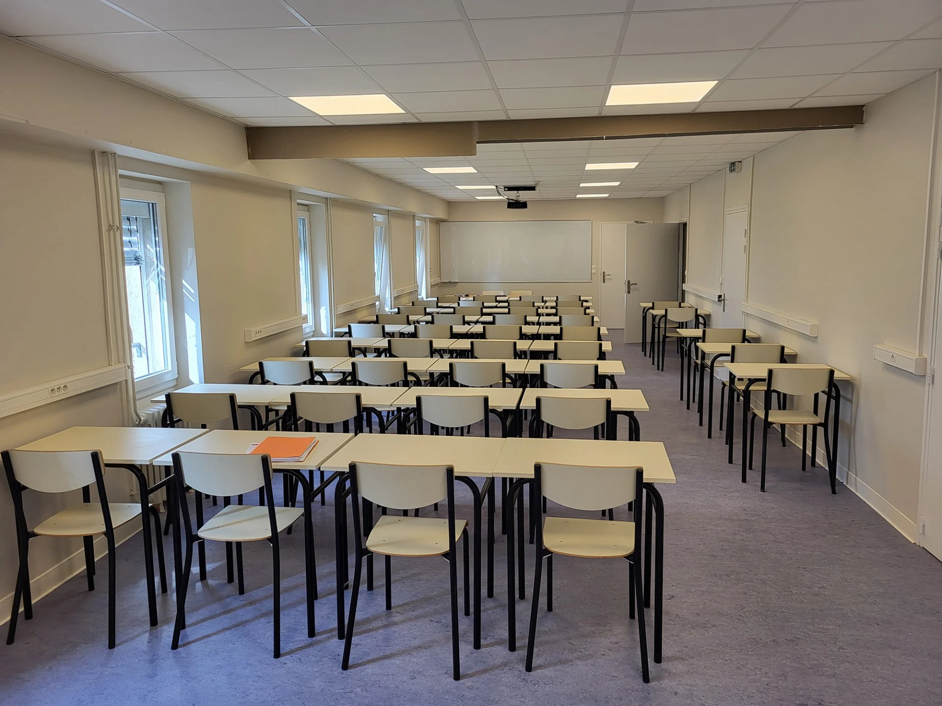 Salles de classe informatique lycée Ermitage AGEN 2024